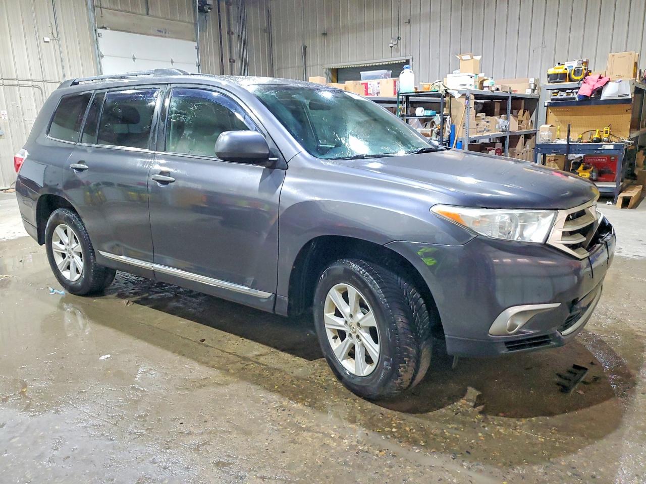2013 TOYOTA HIGHLANDER SE photo 7