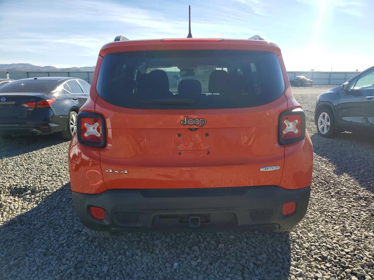 2017 JEEP RENEGADE LATITUDE photo 11