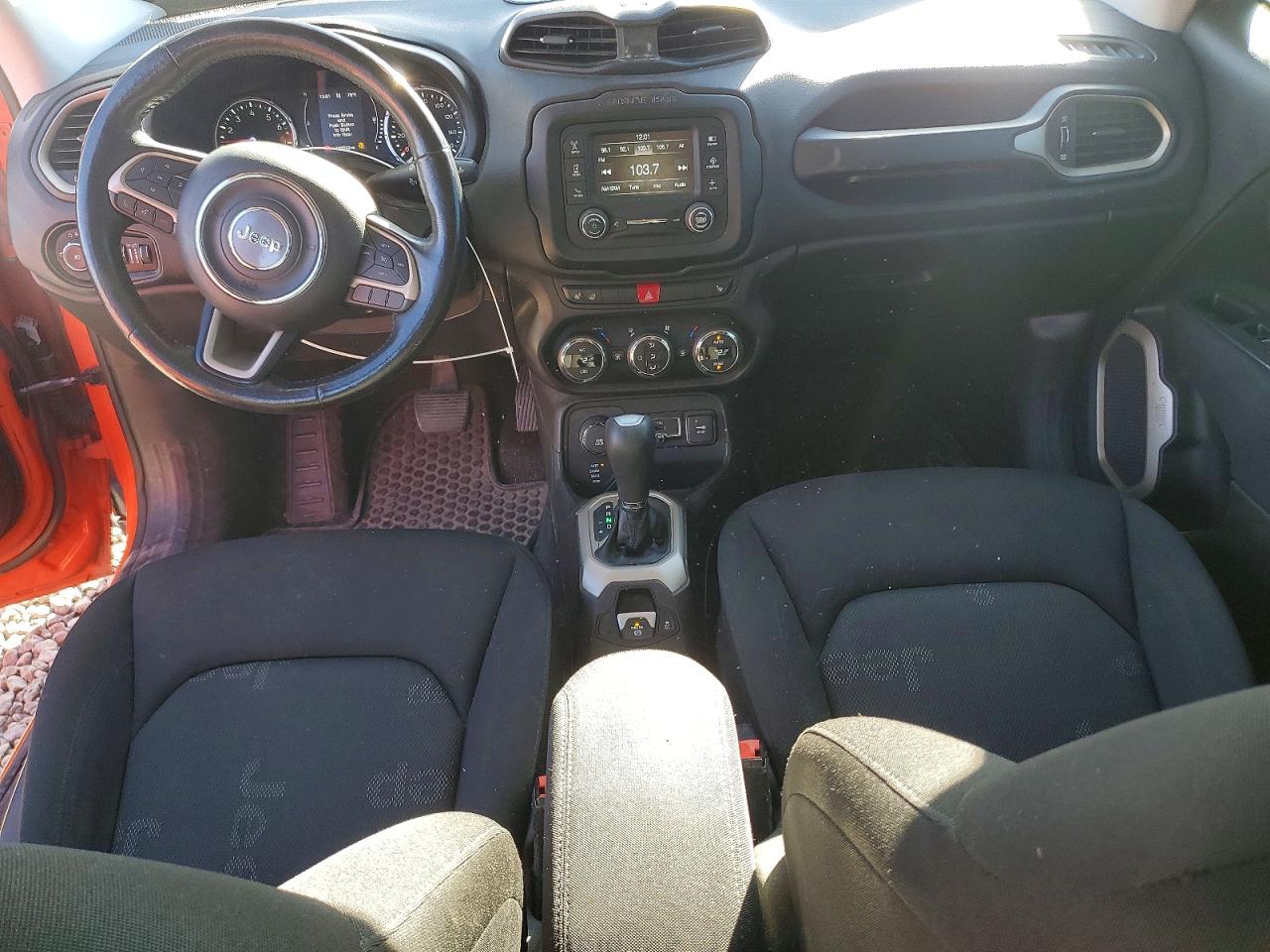 2017 JEEP RENEGADE LATITUDE photo 15