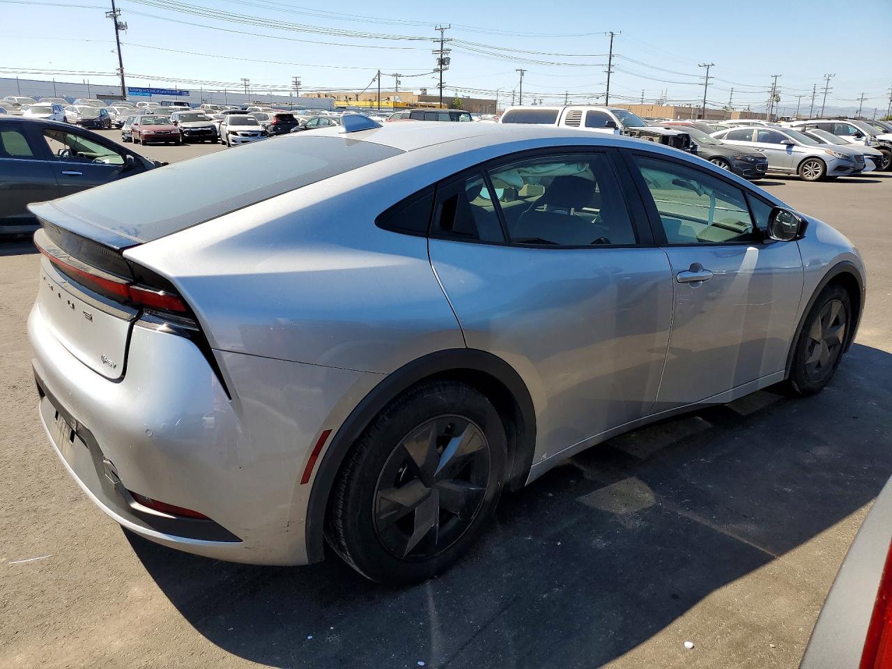 2025 TOYOTA PRIUS LE photo 5