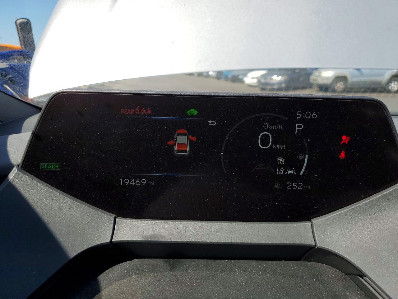2025 TOYOTA PRIUS LE photo 17
