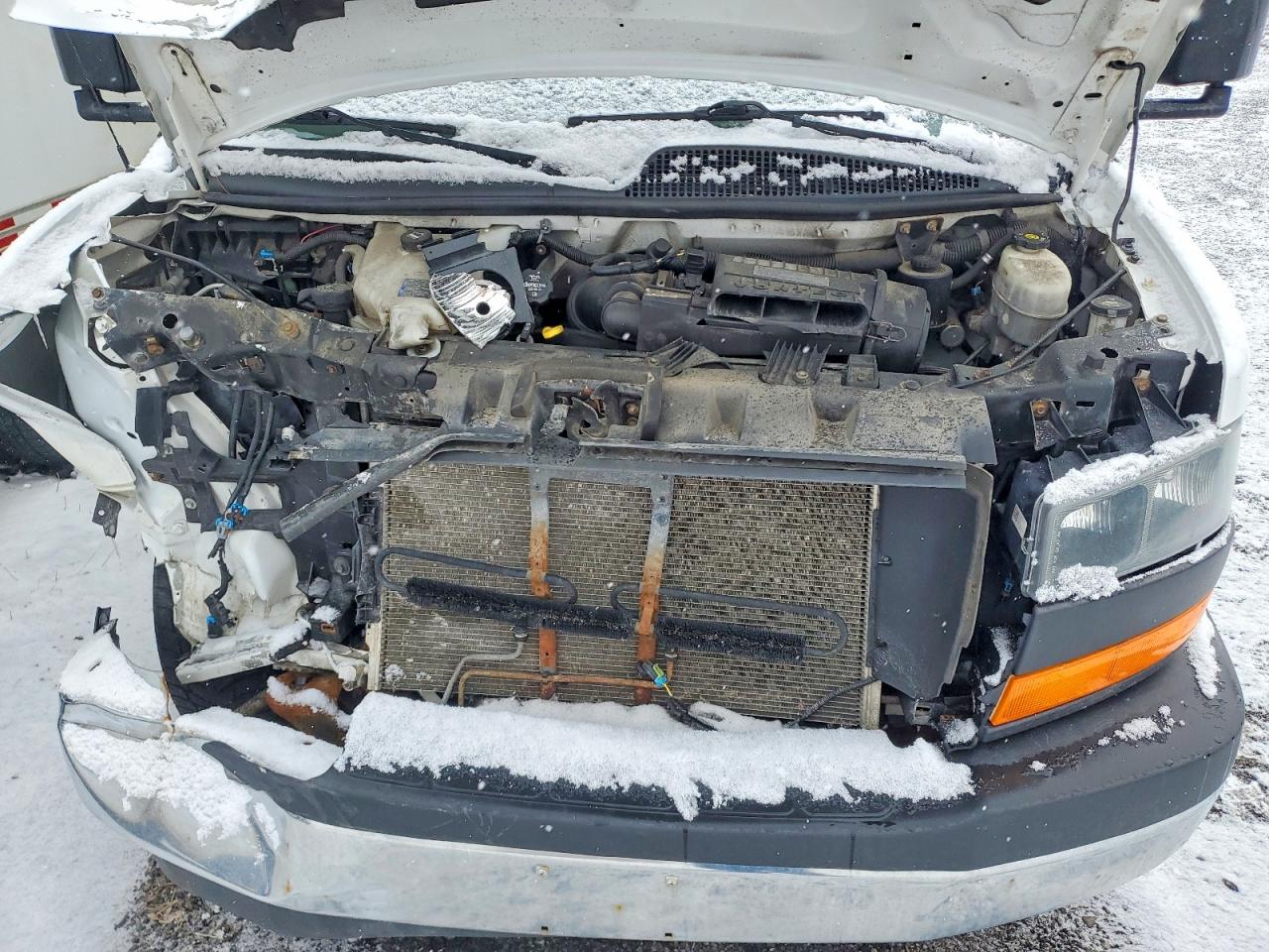 2018 GMC SAVANA CUTAWAY G3500 photo 11