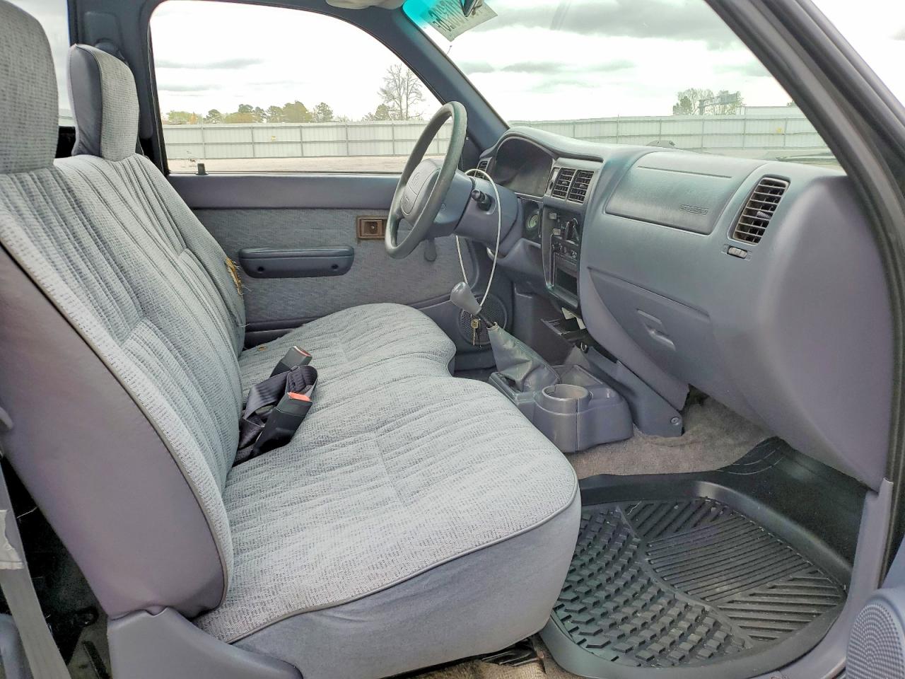 1999 TOYOTA TACOMA BASE photo 10