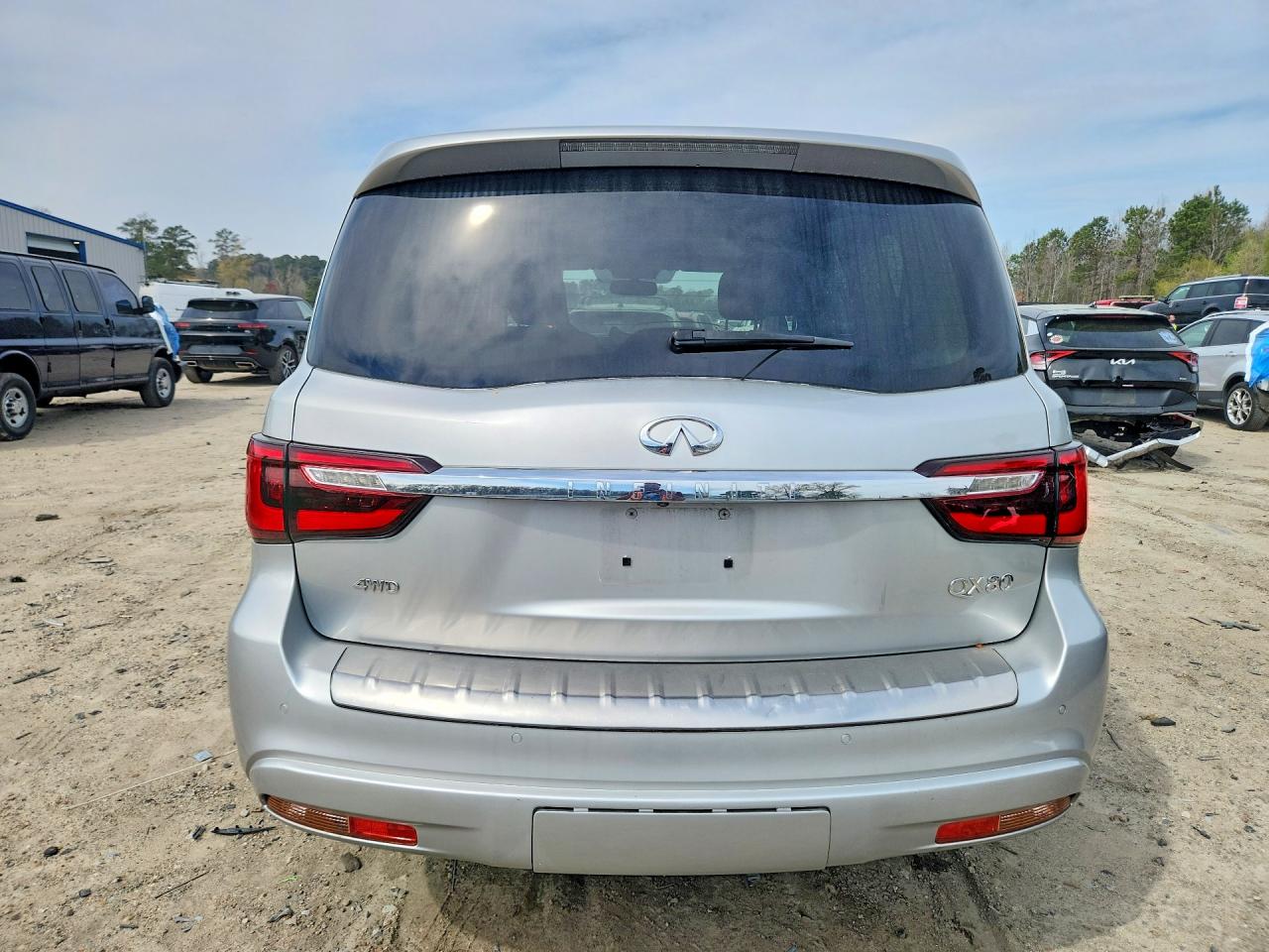 2020 INFINITI QX80 LUXE photo 16