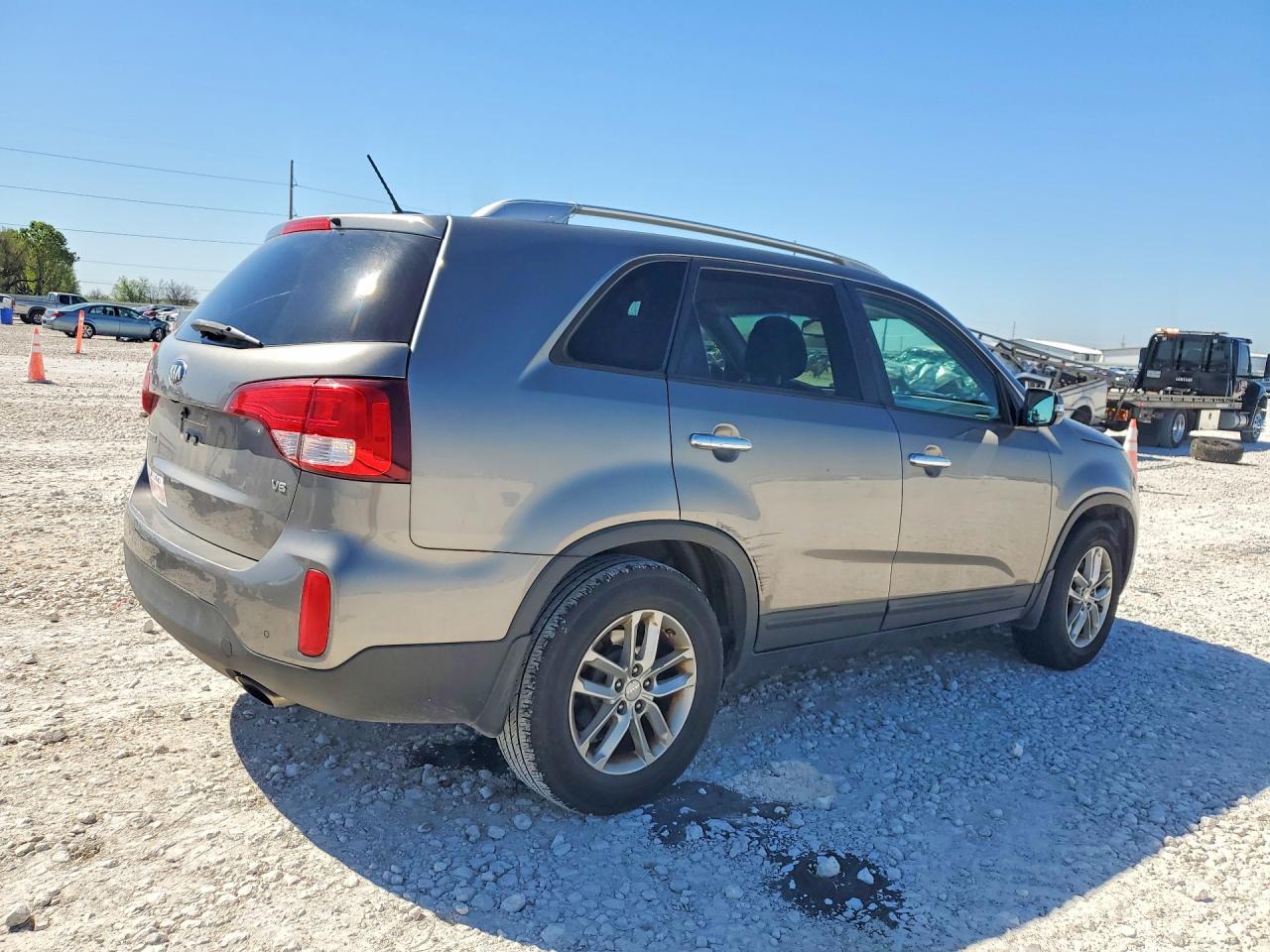 2015 KIA SORENTO LX photo 3