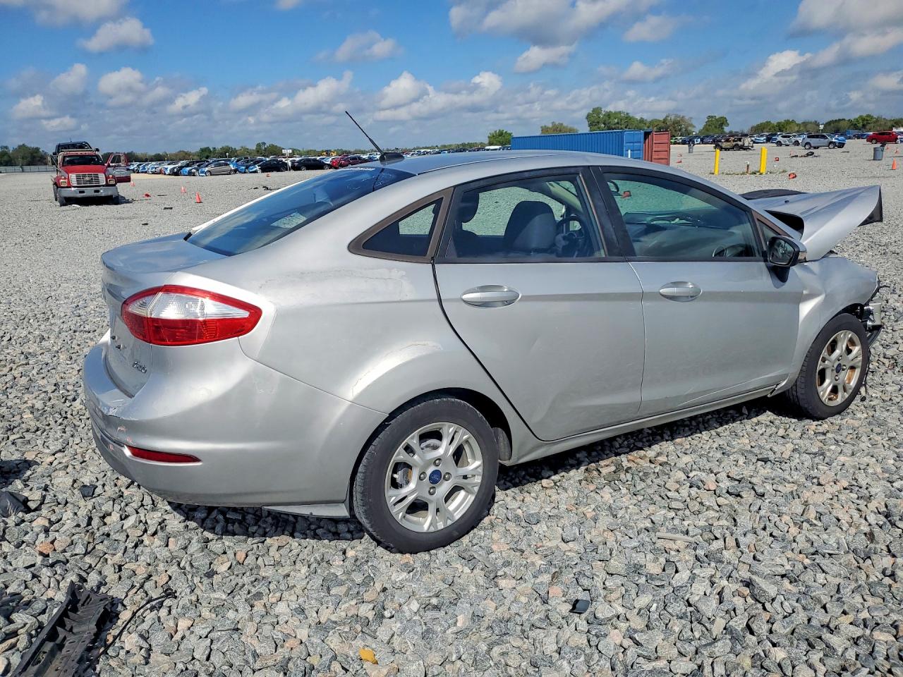 2015 FORD FIESTA SE photo 5