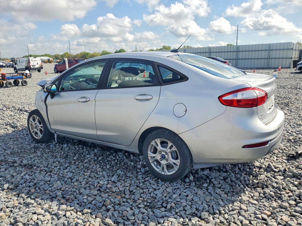 2015 FORD FIESTA SE photo 3