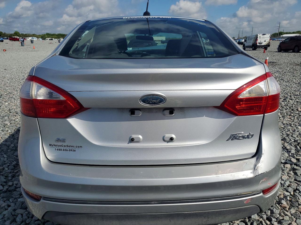 2015 FORD FIESTA SE photo 11