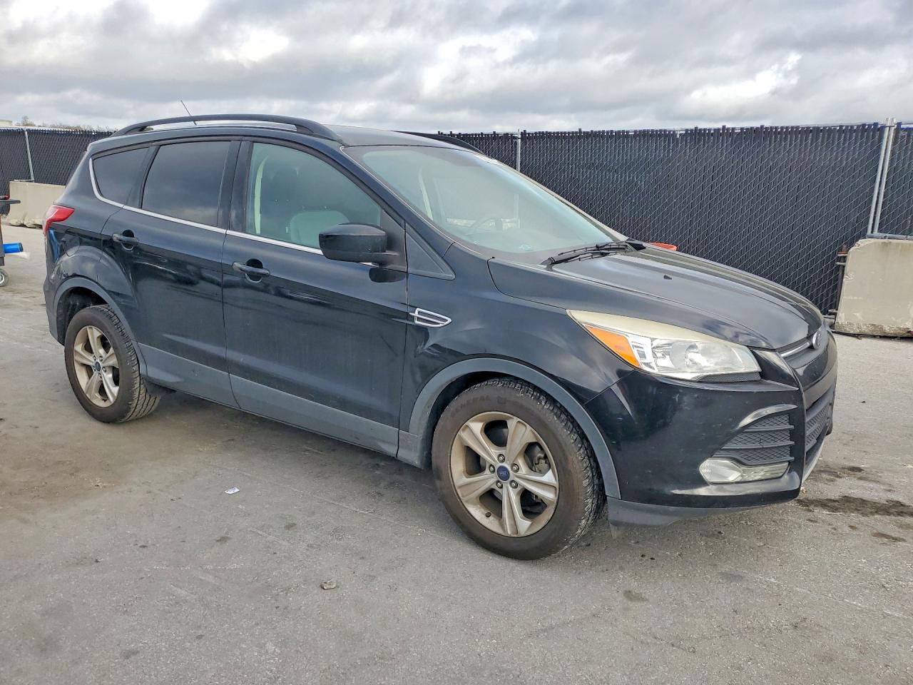 2016 FORD ESCAPE SE photo 10