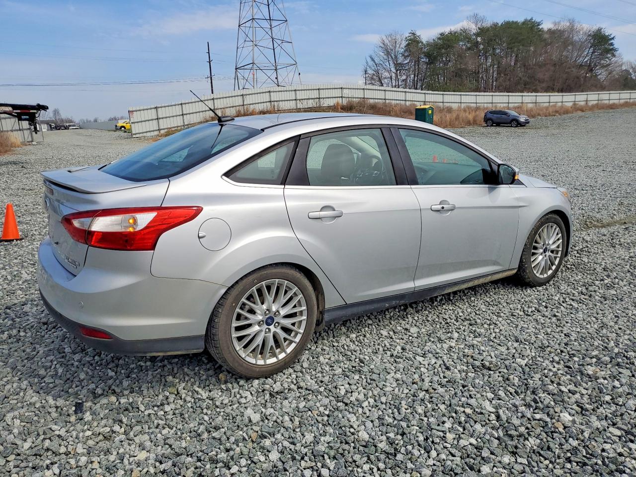 2014 FORD FOCUS TITANIUM photo 3