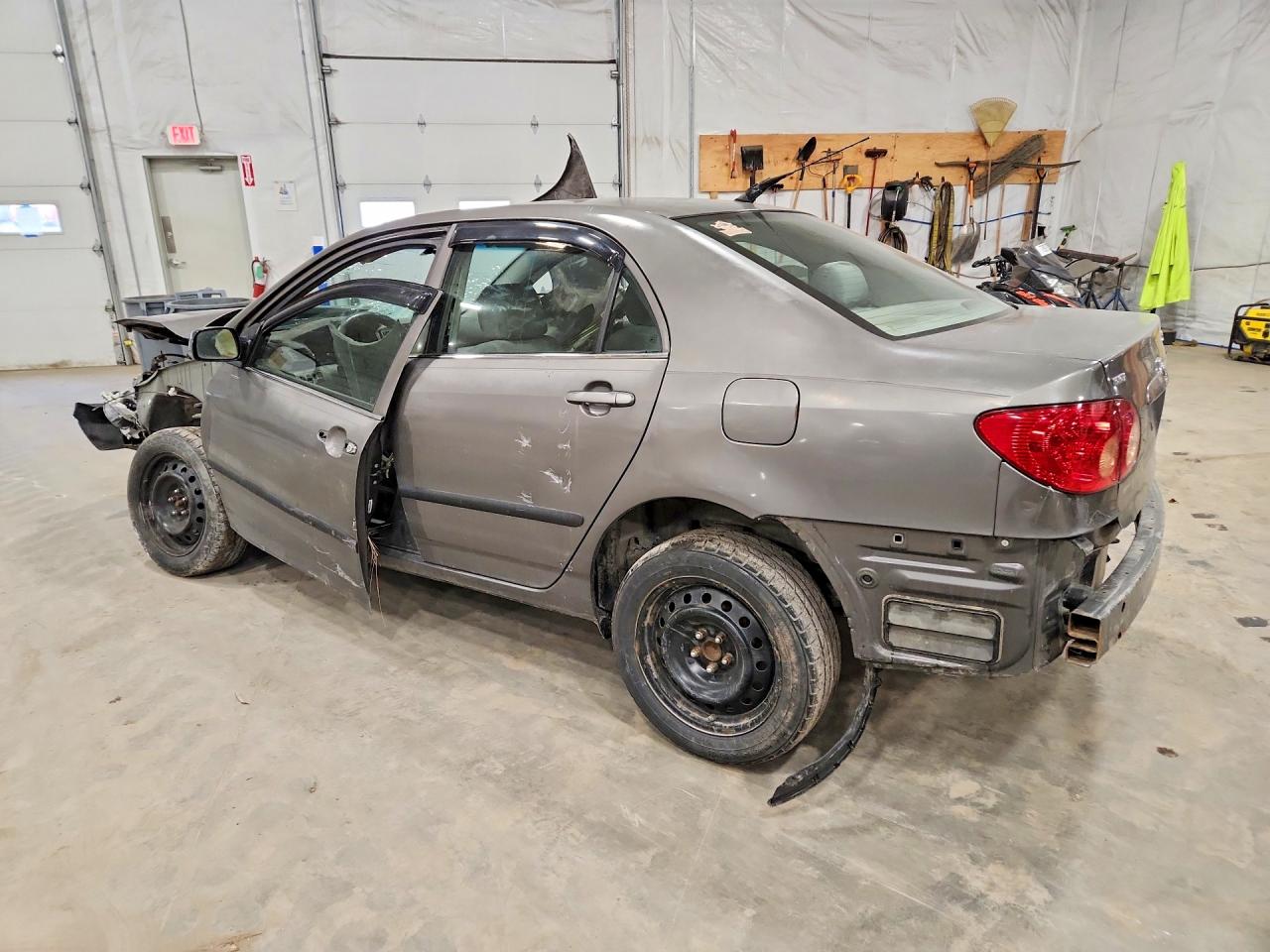 2006 TOYOTA COROLLA CE photo 3