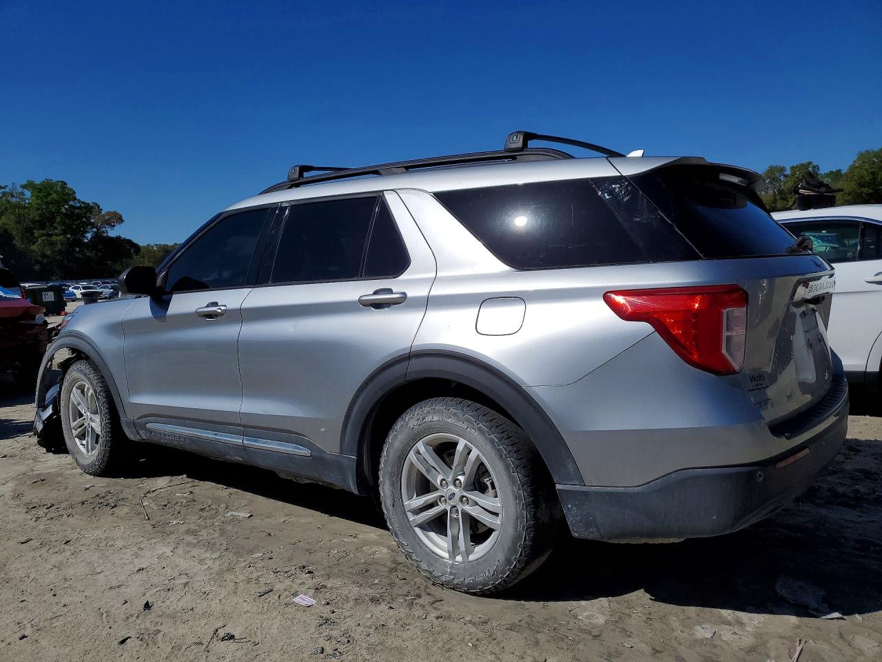 2020 FORD EXPLORER XLT photo 3