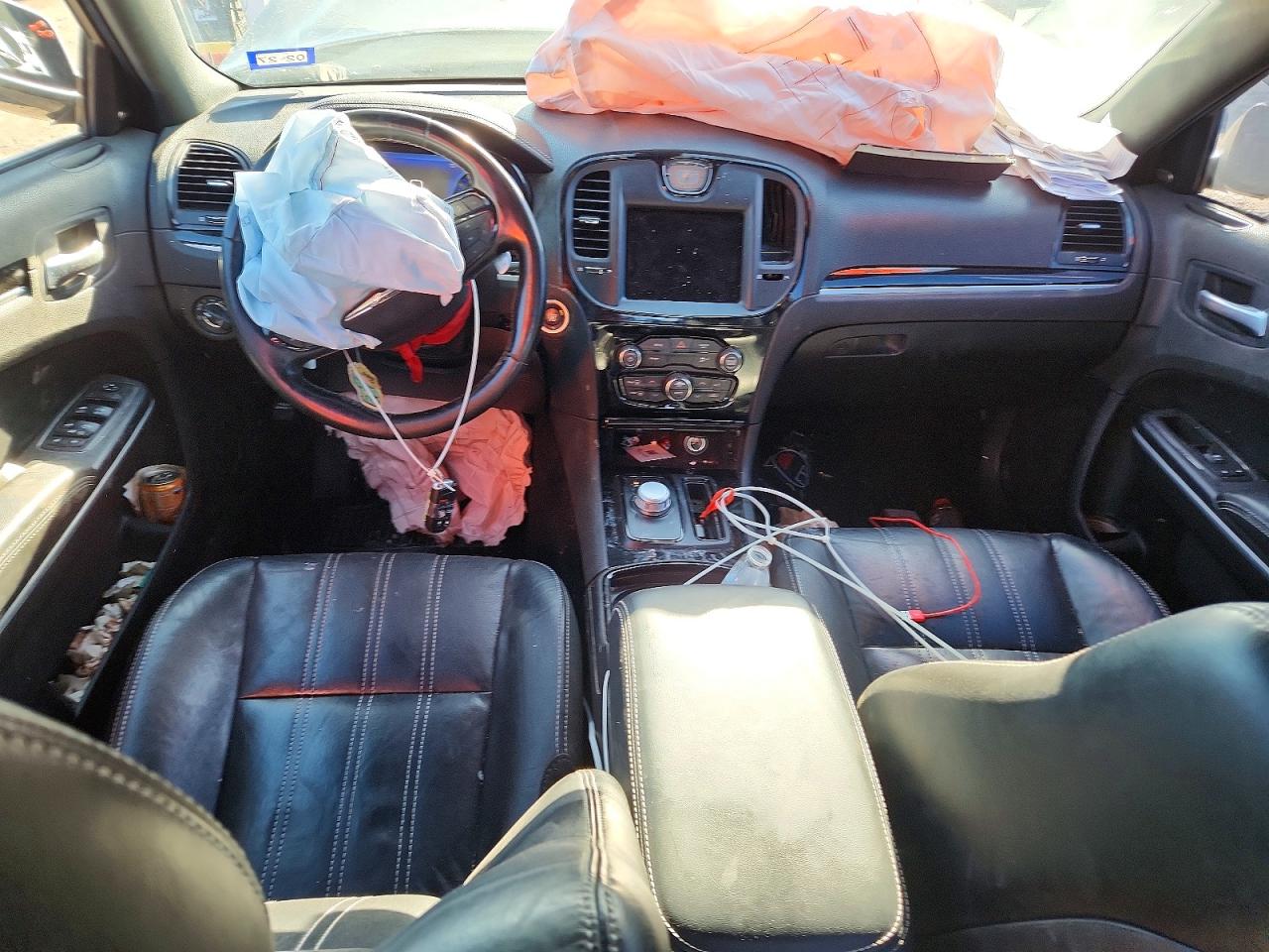 2019 CHRYSLER 300 S photo 8