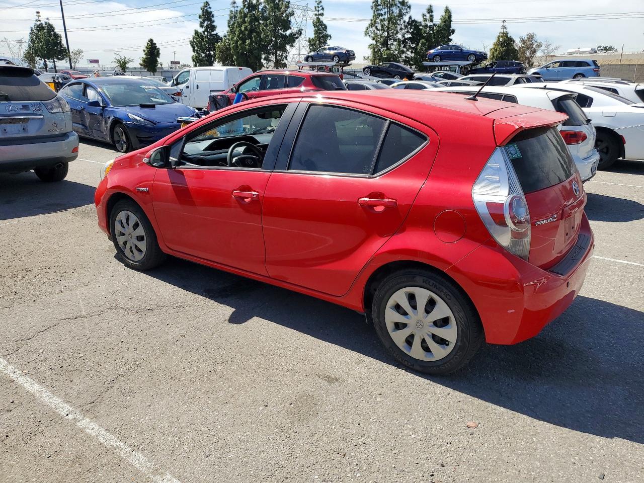 2014 TOYOTA PRIUS C ONE photo 2