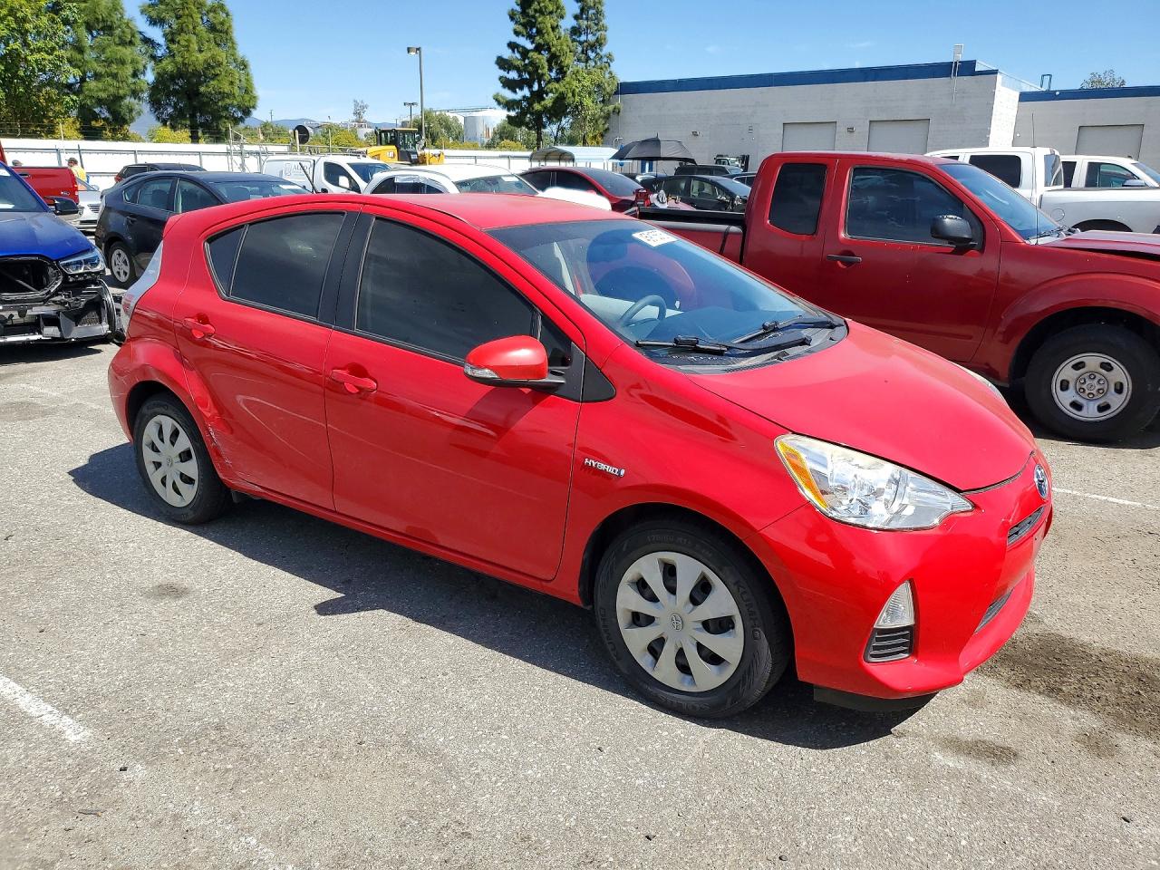 2014 TOYOTA PRIUS C ONE photo 4