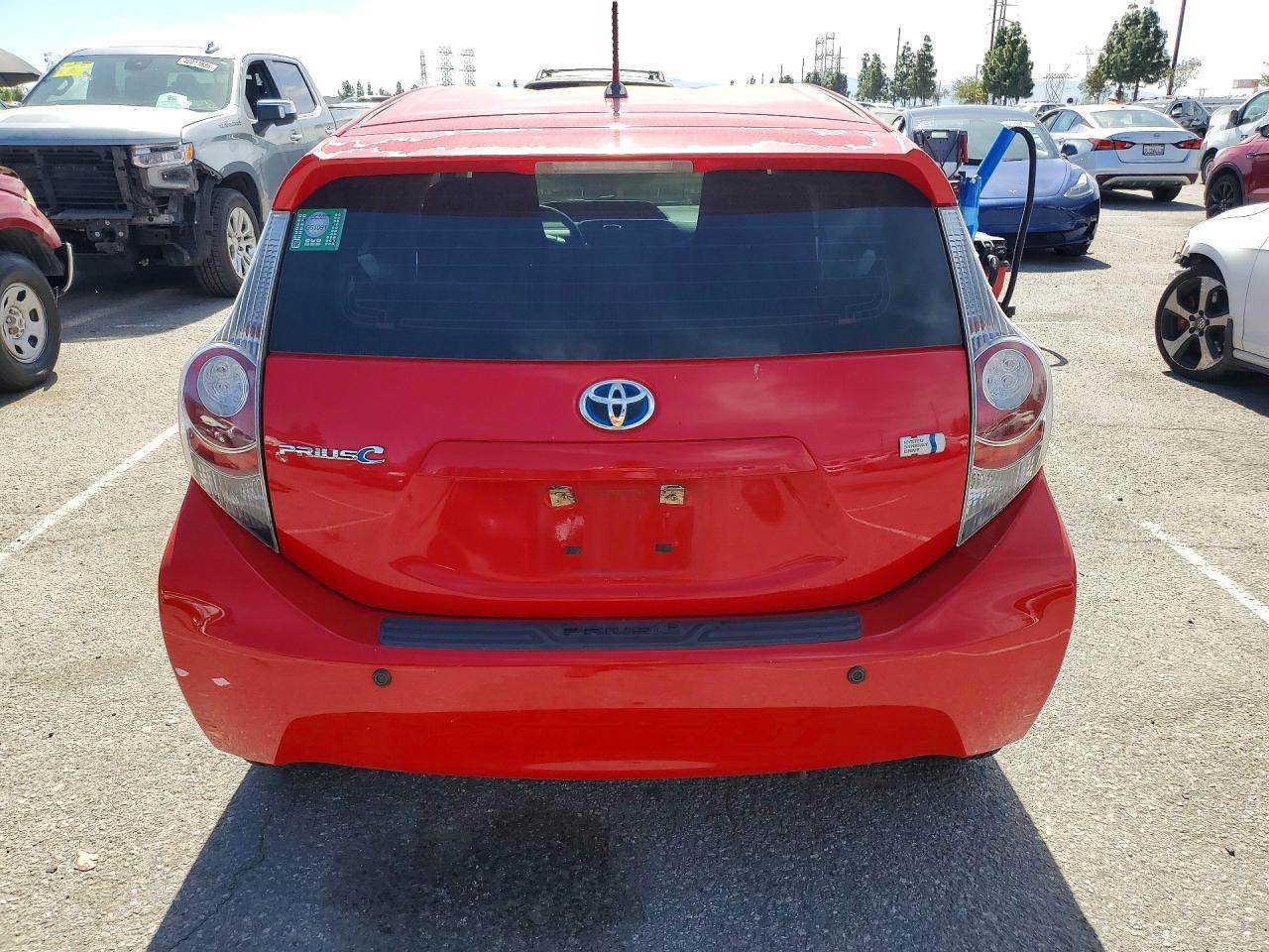 2014 TOYOTA PRIUS C ONE photo 6