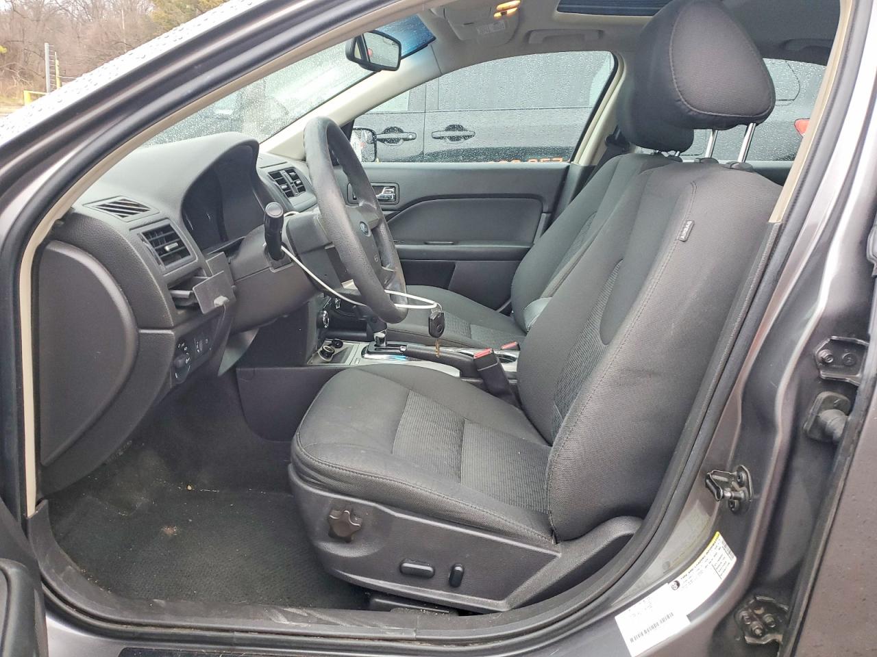 2011 FORD FUSION SE photo 19