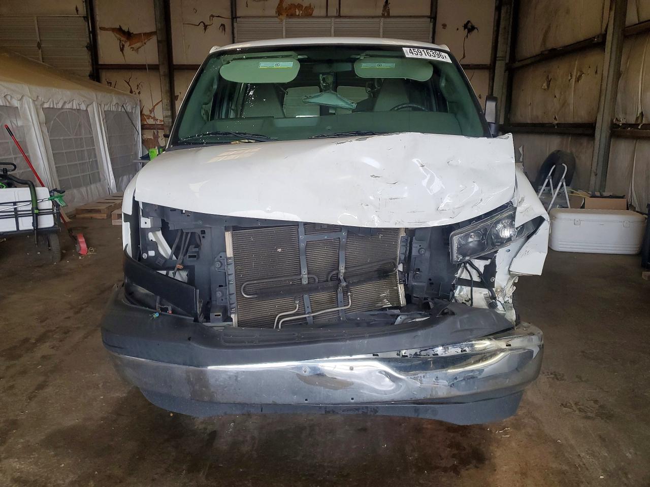2017 GMC SAVANA G2500 photo 9