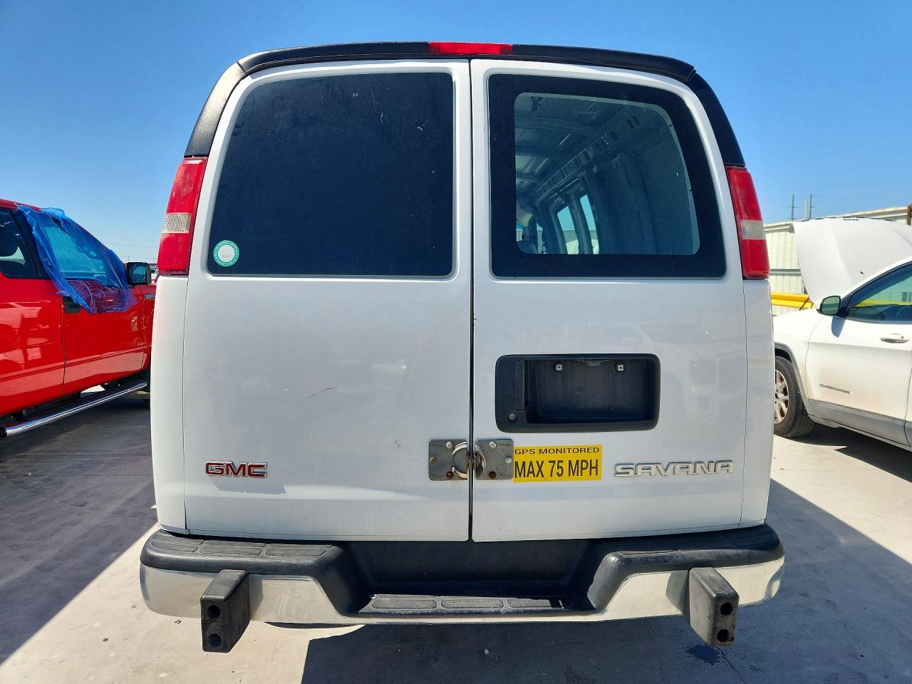 2017 GMC SAVANA G2500 photo 6