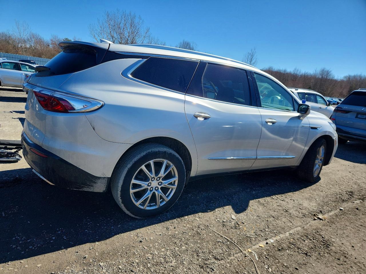2022 BUICK ENCLAVE ESSENCE photo 3
