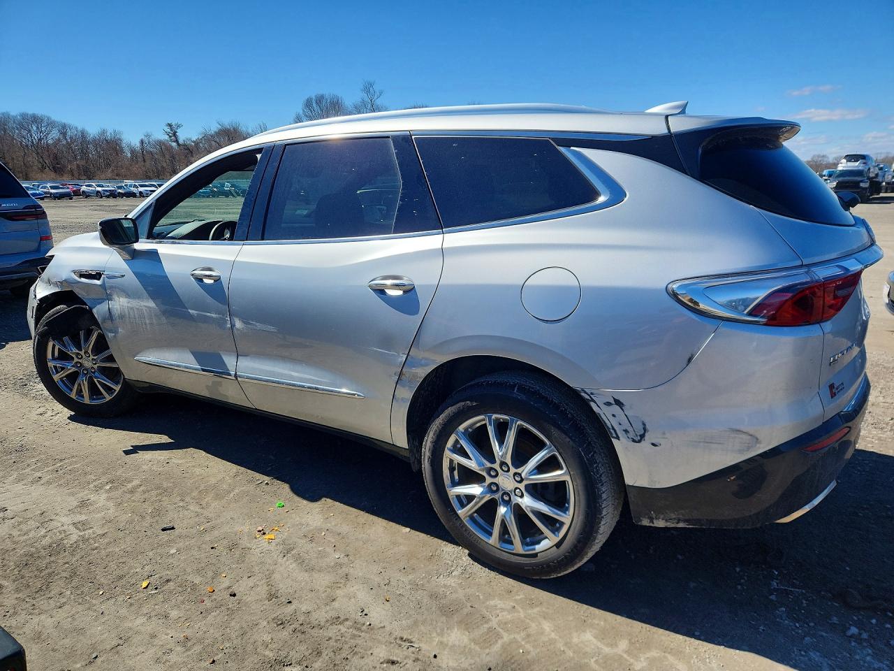 2022 BUICK ENCLAVE ESSENCE photo 2