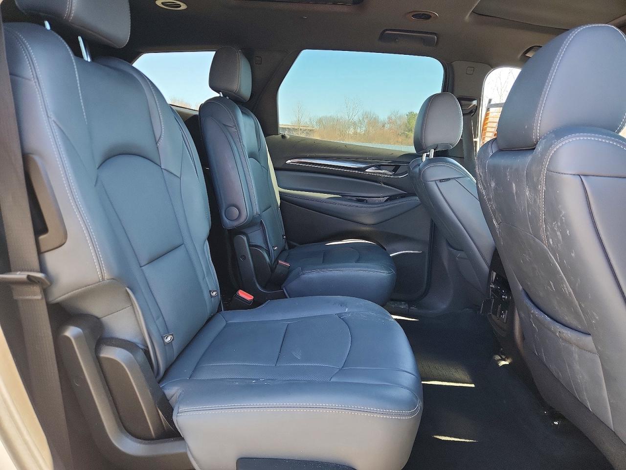 2022 BUICK ENCLAVE ESSENCE photo 11