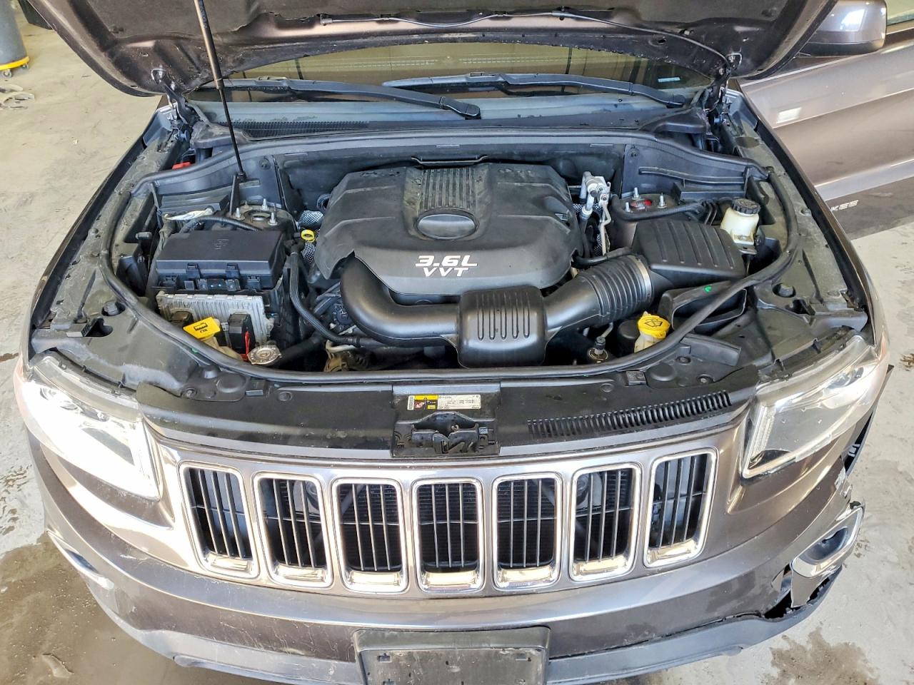 2014 JEEP GRAND CHEROKEE LAREDO photo 23