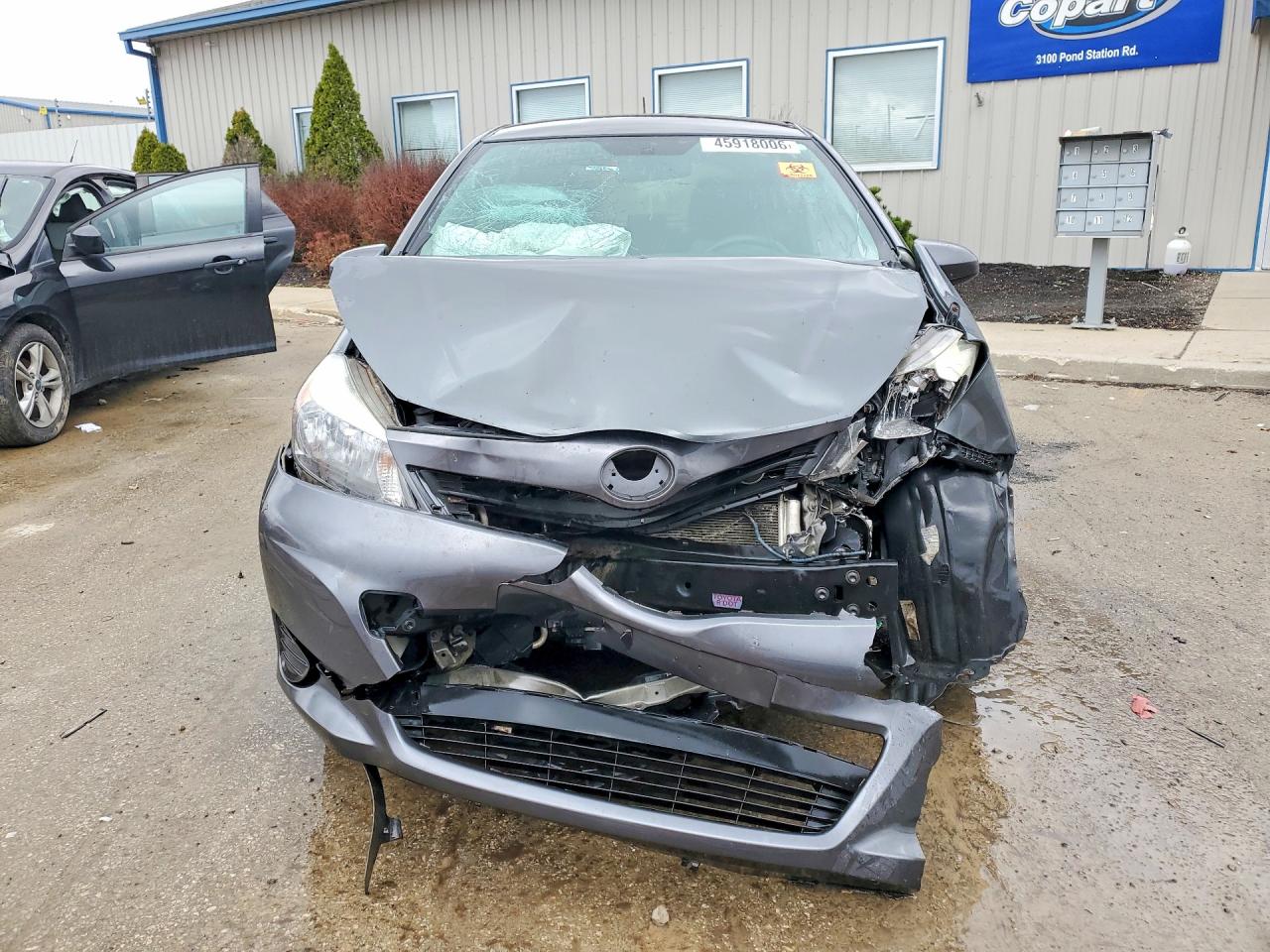 2013 TOYOTA YARIS 5-DOOR LE photo 5
