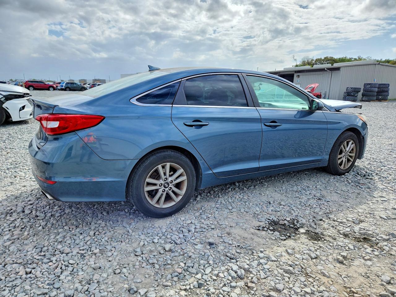 2015 HYUNDAI SONATA SE photo 7