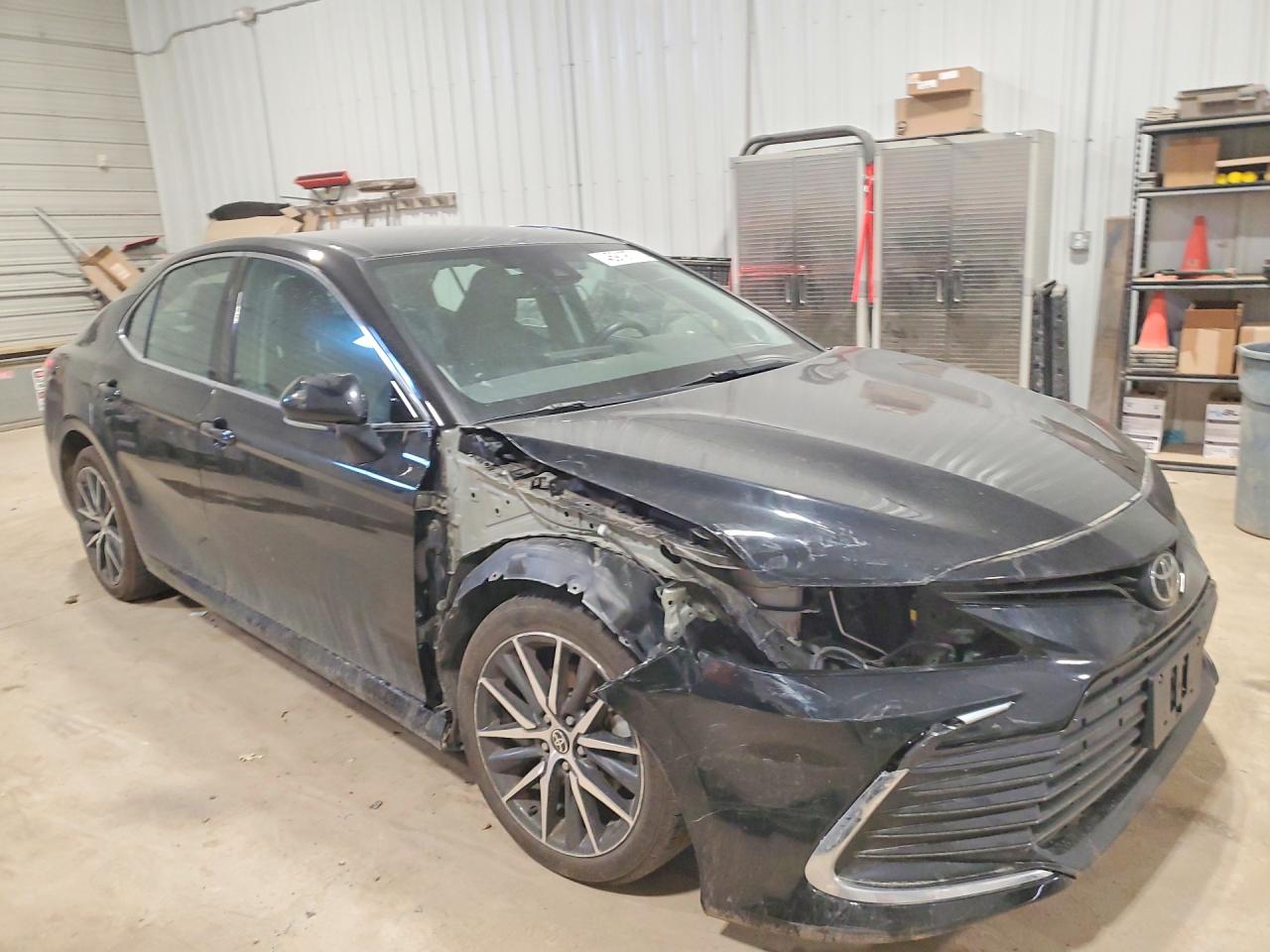 2023 TOYOTA CAMRY XLE photo 4