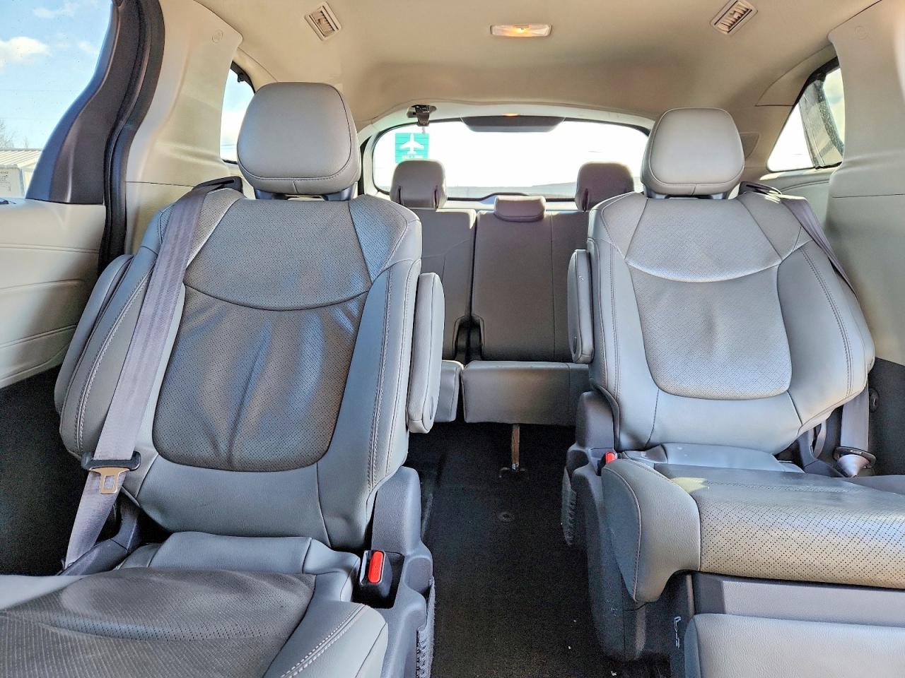 2021 TOYOTA SIENNA LIMITED 7-PASSENGER photo 10
