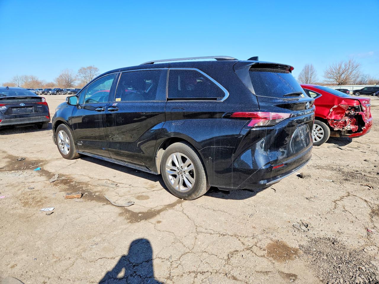 2021 TOYOTA SIENNA LIMITED 7-PASSENGER photo 2