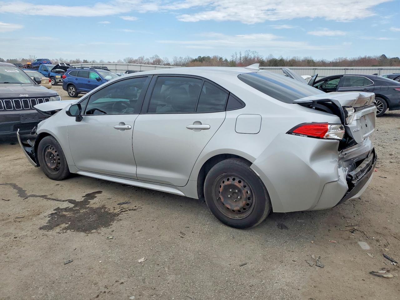 2021 TOYOTA COROLLA LE photo 2
