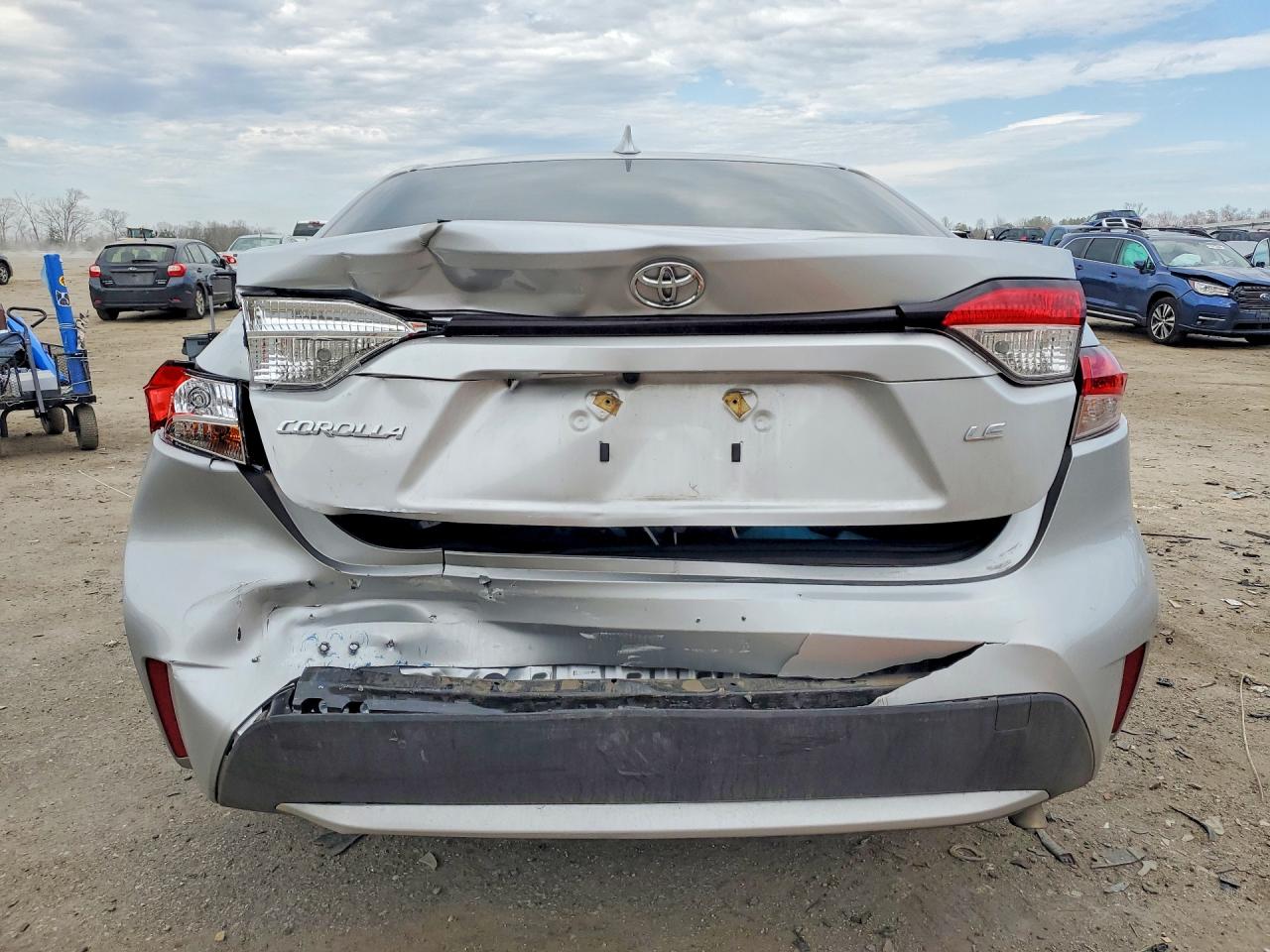 2021 TOYOTA COROLLA LE photo 6