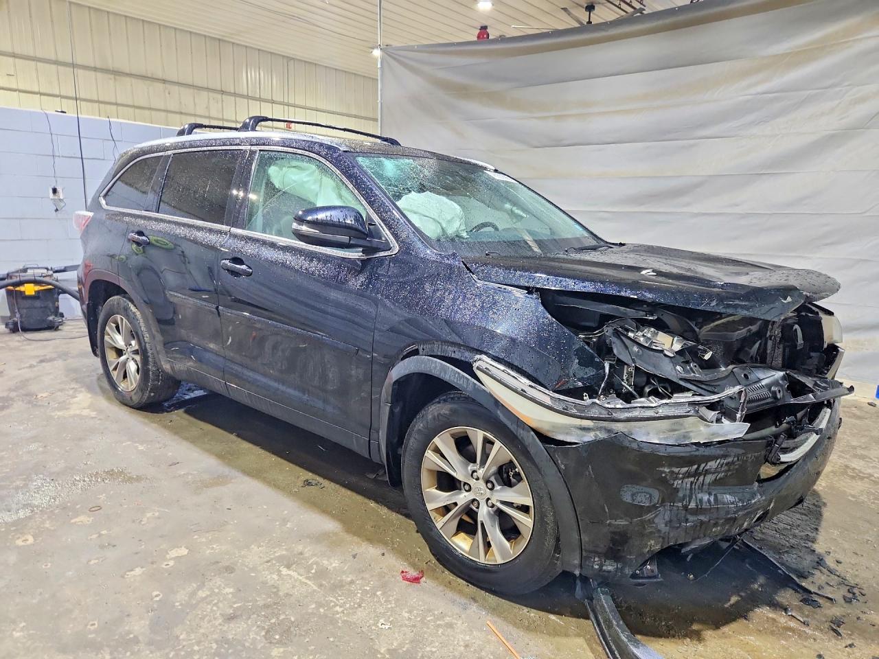2014 TOYOTA HIGHLANDER XLE photo 7