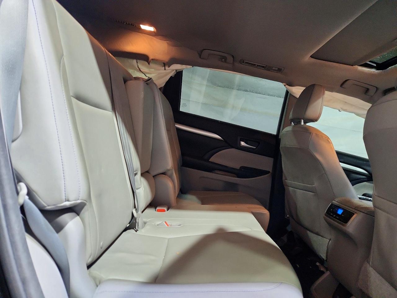 2014 TOYOTA HIGHLANDER XLE photo 21
