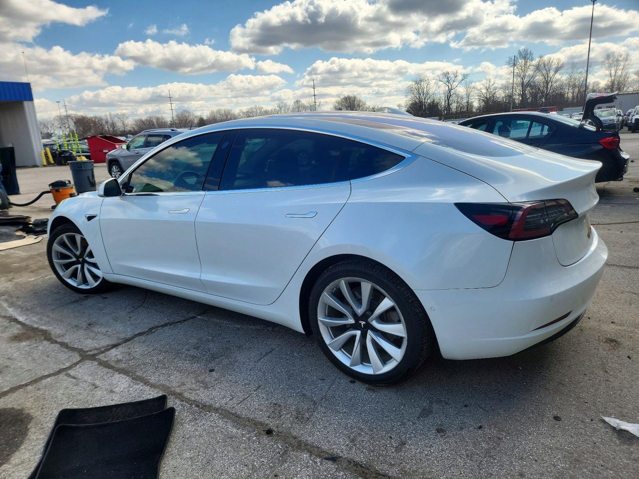 2018 TESLA MODEL 3 photo 2