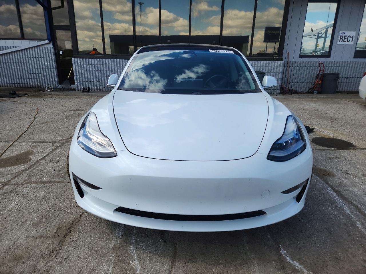 2018 TESLA MODEL 3 photo 5