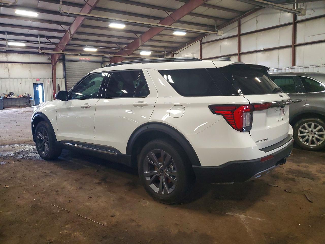 2025 FORD EXPLORER ACTIVE photo 4
