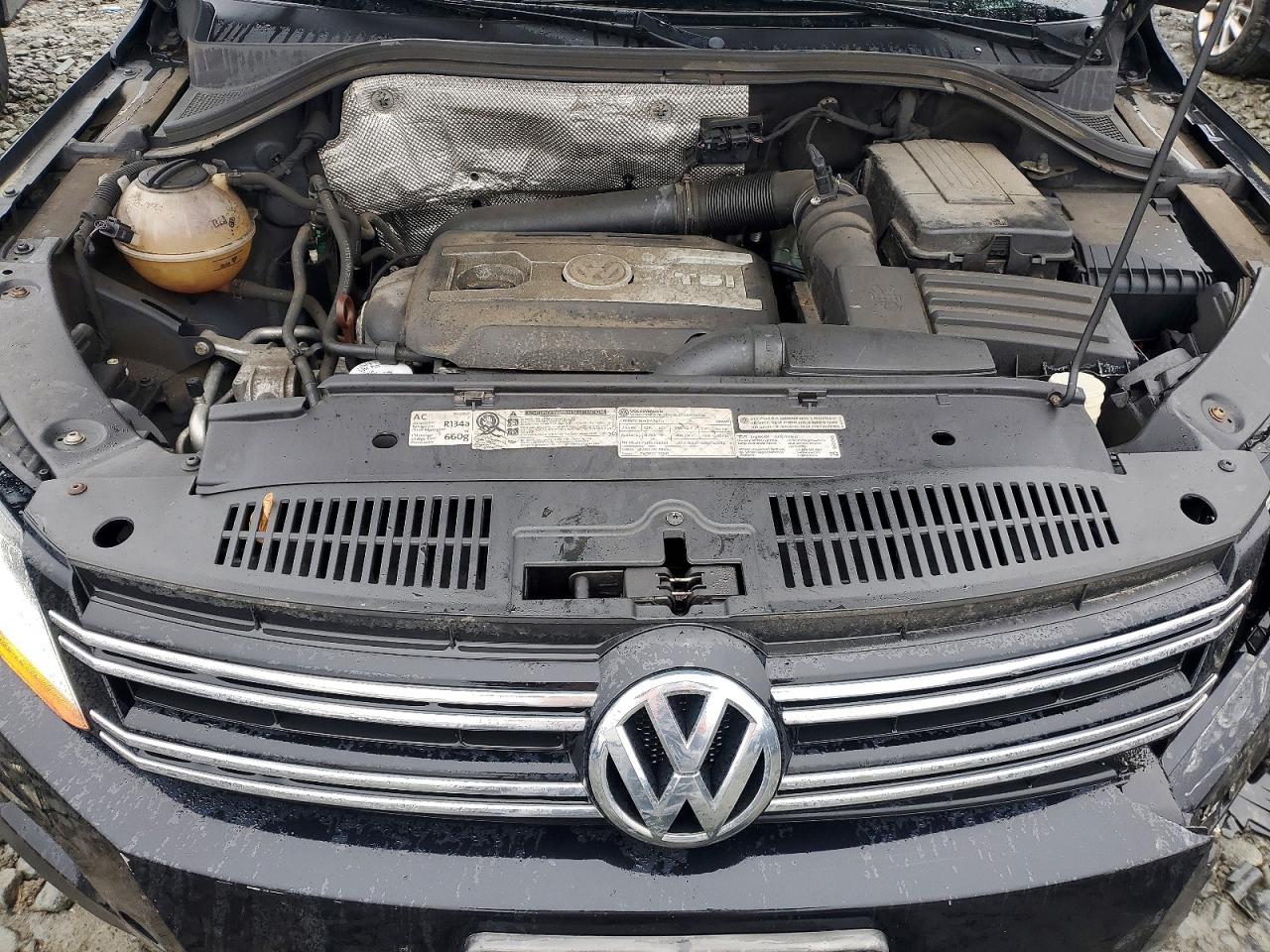 2012 VOLKSWAGEN TIGUAN S photo 23