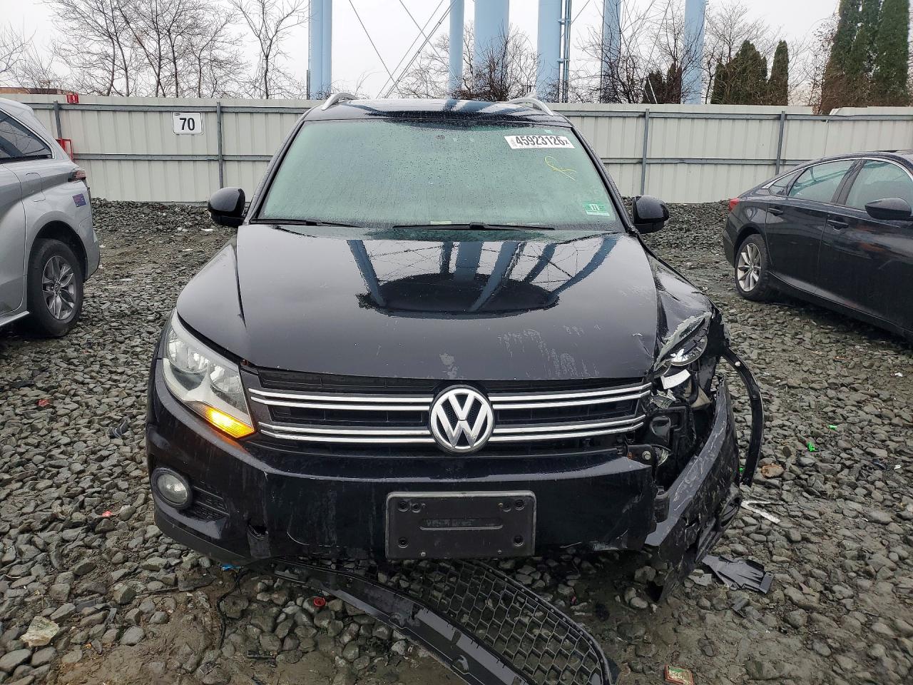 2012 VOLKSWAGEN TIGUAN S photo 9