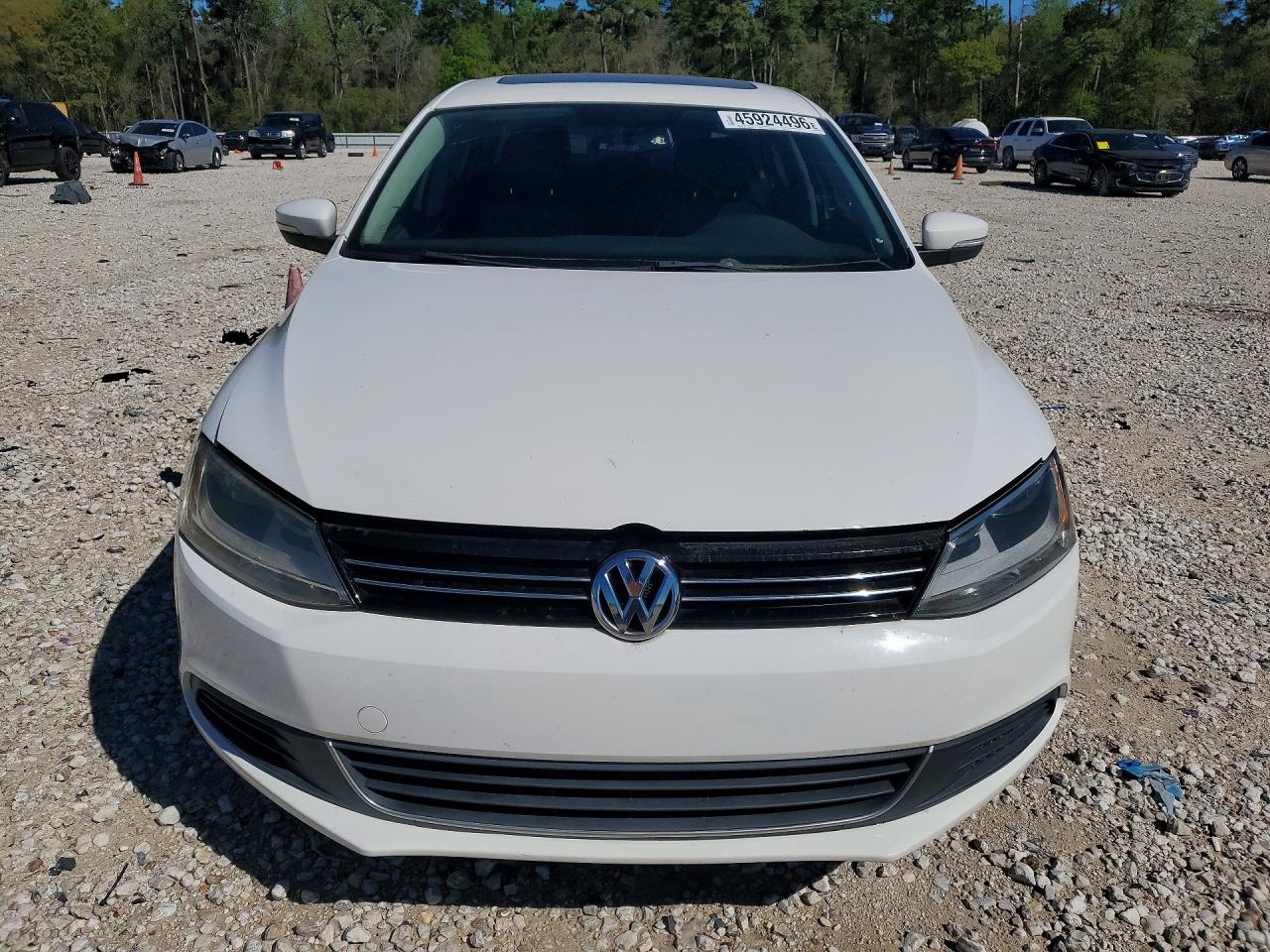 2013 VOLKSWAGEN JETTA SE photo 5
