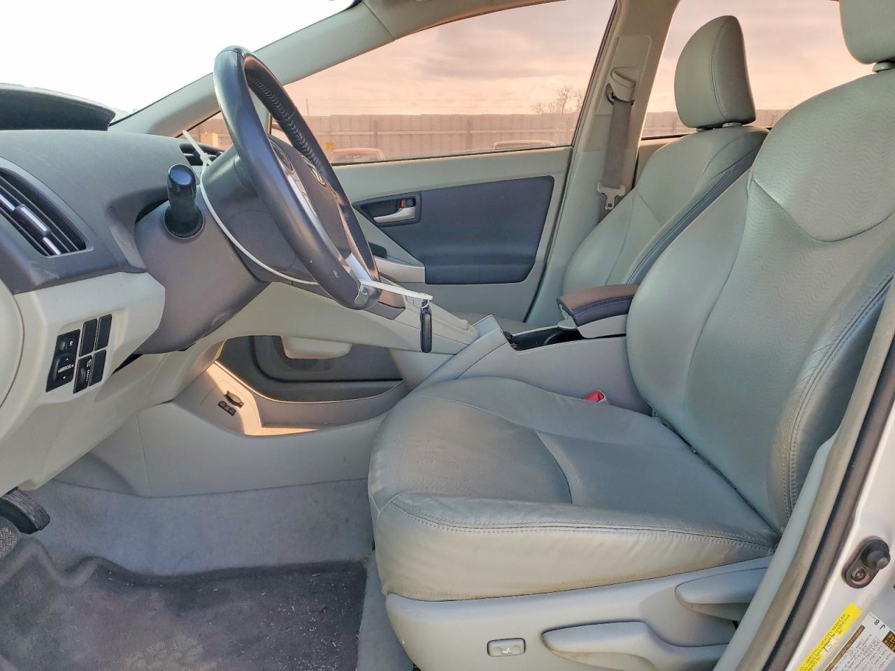 2010 TOYOTA PRIUS IV photo 13
