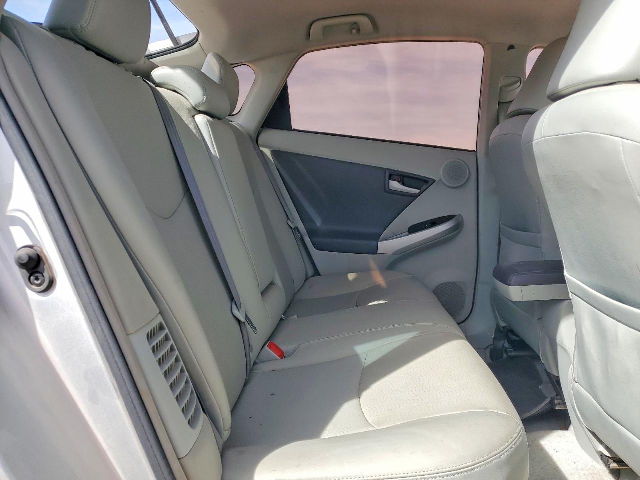 2010 TOYOTA PRIUS IV photo 19