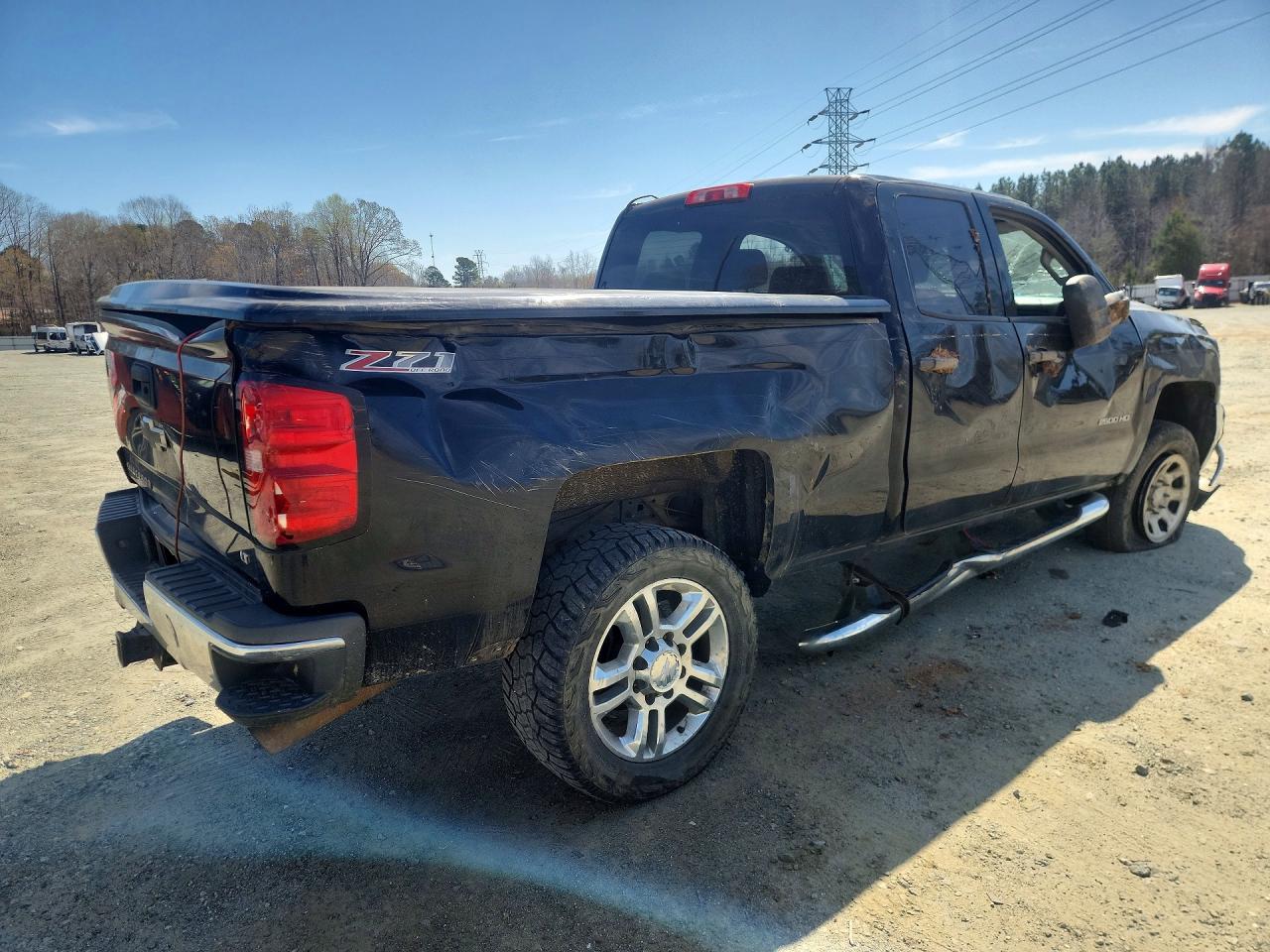 2015 CHEVROLET SILVERADO K2500 HEAVY DUTY LT photo 3