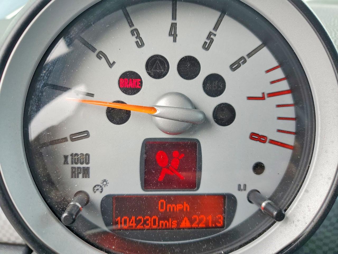 2010 MINI COOPER S photo 17