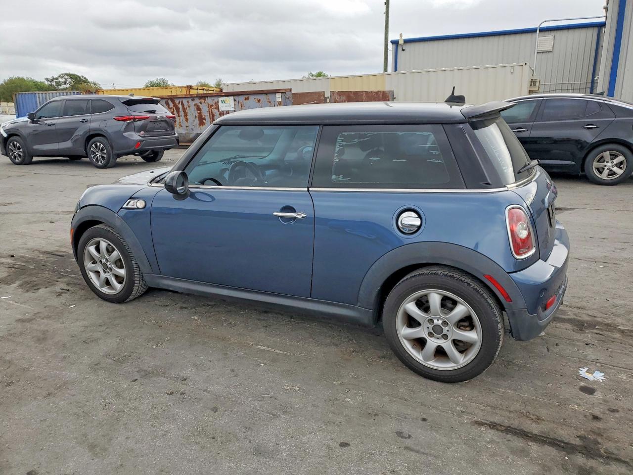 2010 MINI COOPER S photo 3