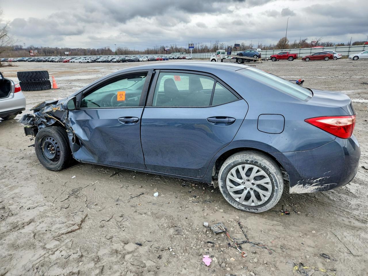 2017 TOYOTA COROLLA LE photo 4