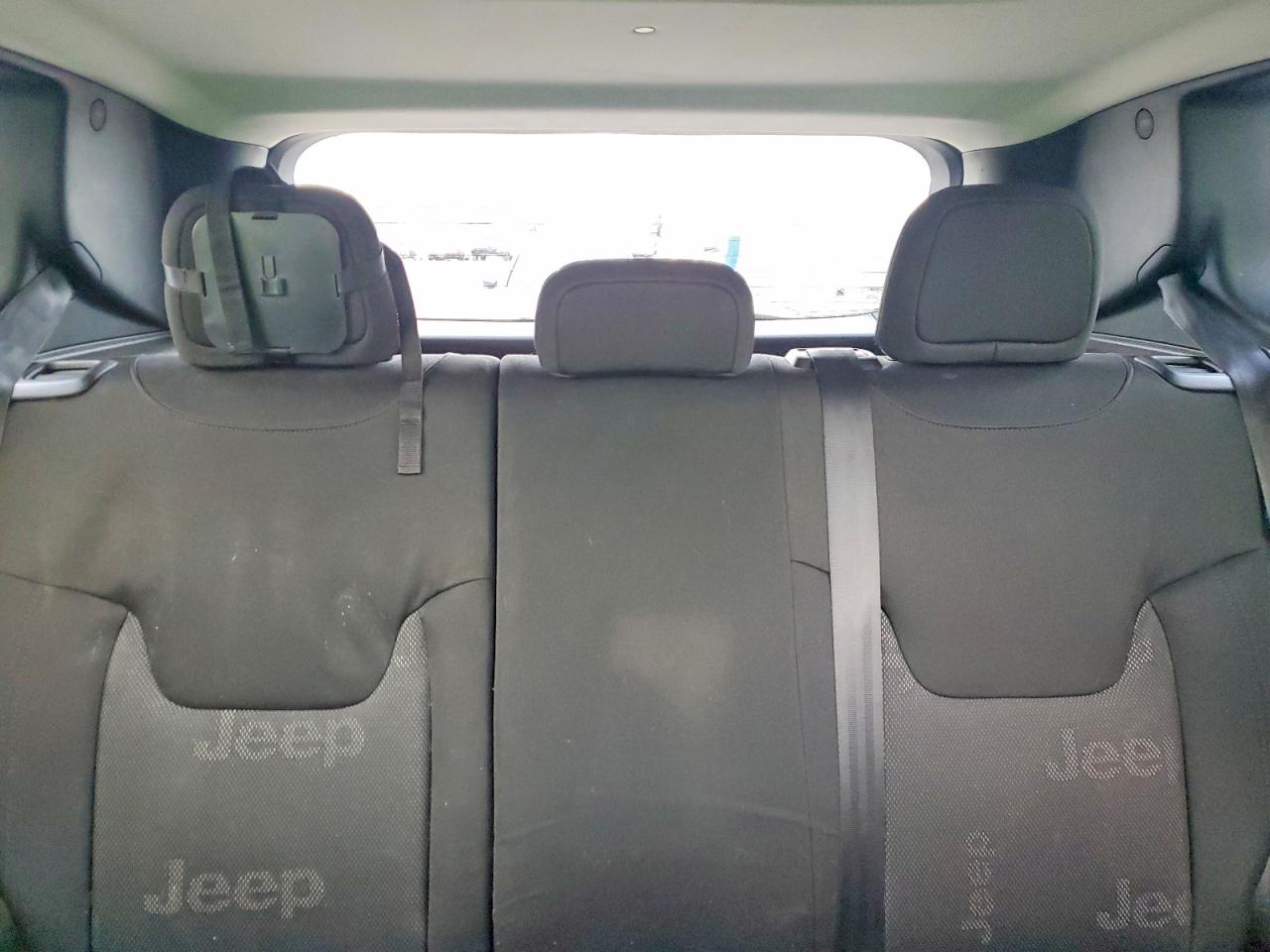 2017 JEEP RENEGADE SPORT photo 19
