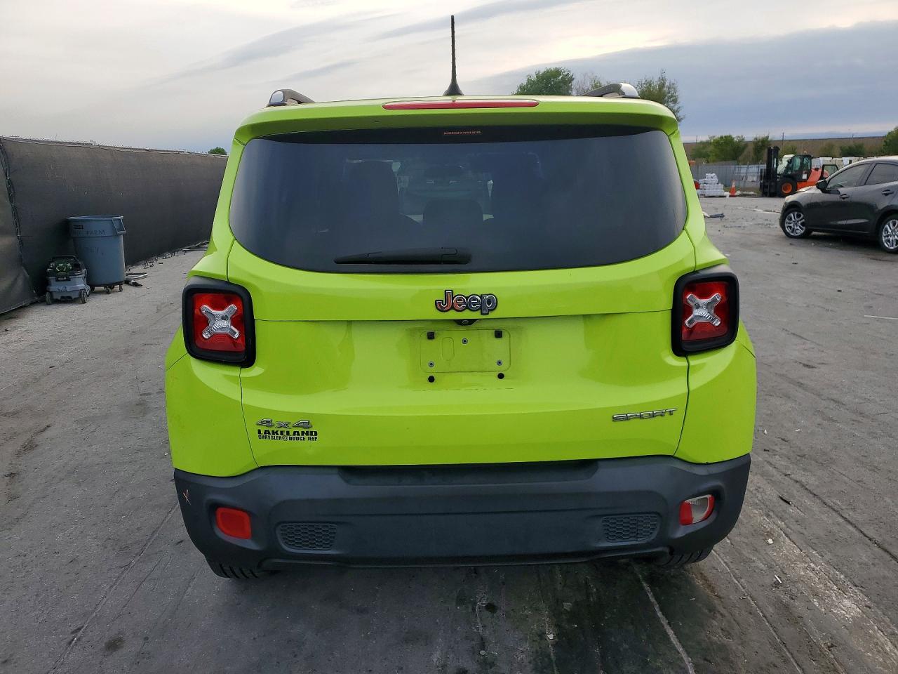 2017 JEEP RENEGADE SPORT photo 11